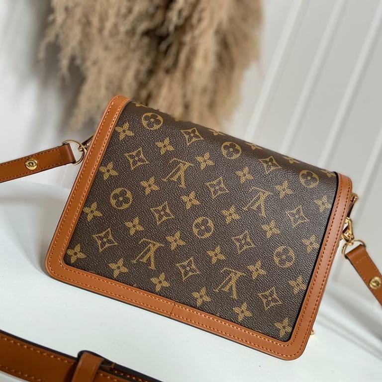Louis Vuitton Dauphine Very Premium Shoulder Bag (With Double Box)