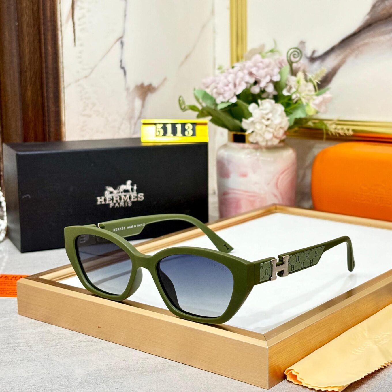 Hermes Polarised Wayfarer for Women